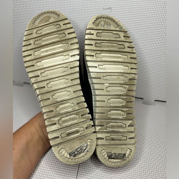 JSport Ladies' Laser Cut Floral Pattern Slip On Shoes BLACK SIZE‎ 9M - Picture 11 of 11